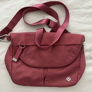NWT! Lululemon cherry tint festival bag